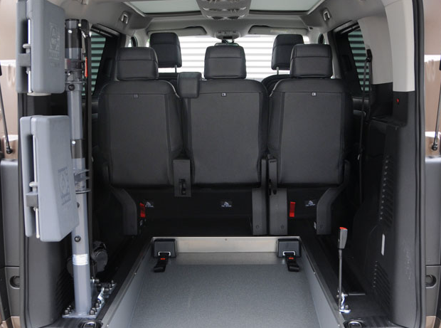 Baksenket bil - Toyota ProAce Verso EV - AMF - Image 3